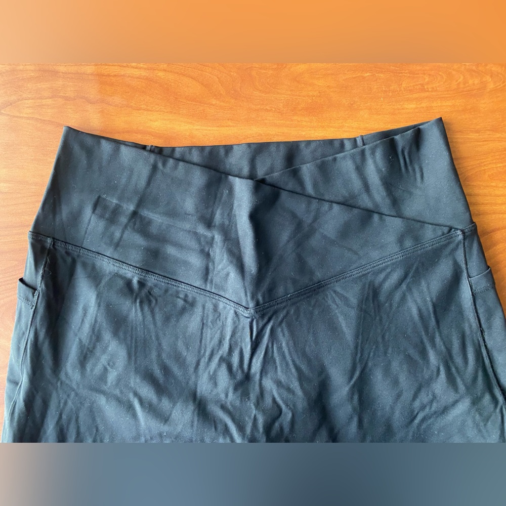 Crossover Leggings Size XL from Halara